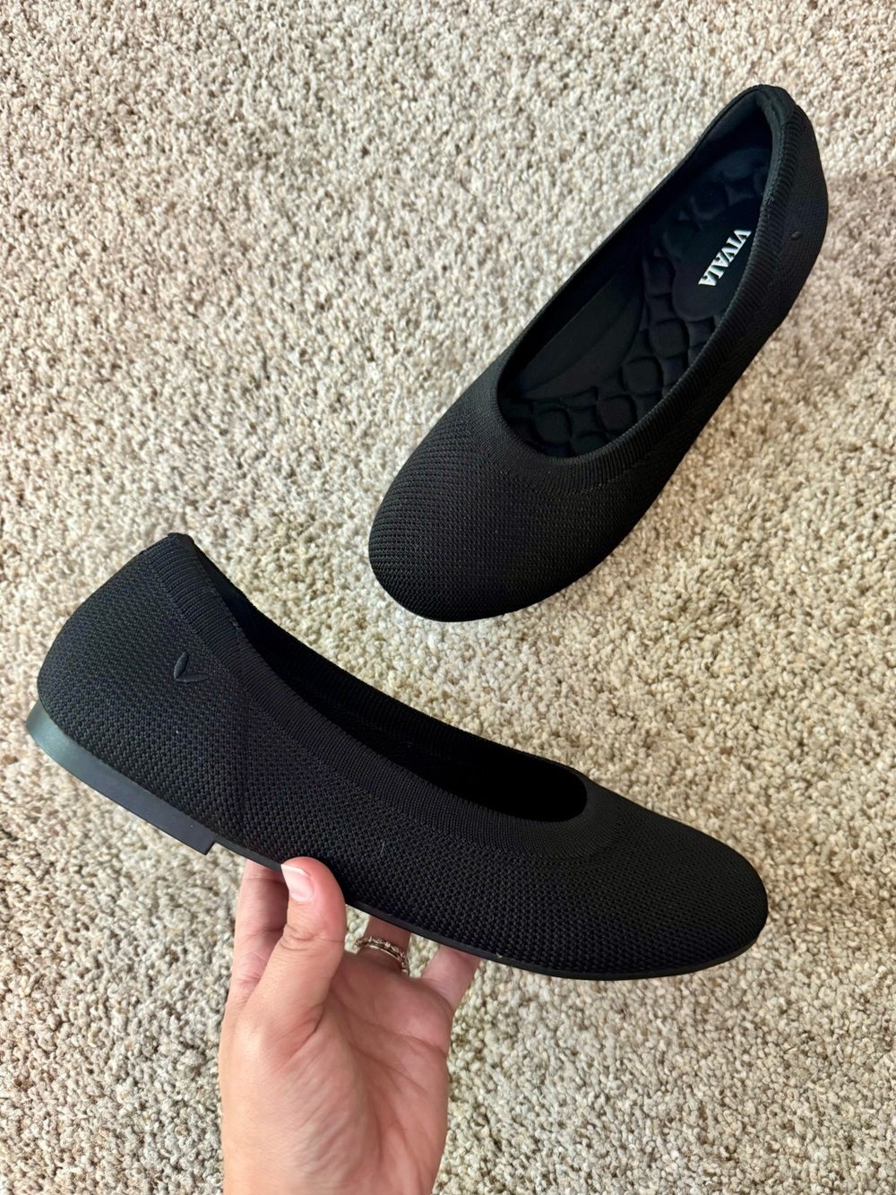 Vivaia Women’s Black Round-Toe Claire Walking Flats Size US 10